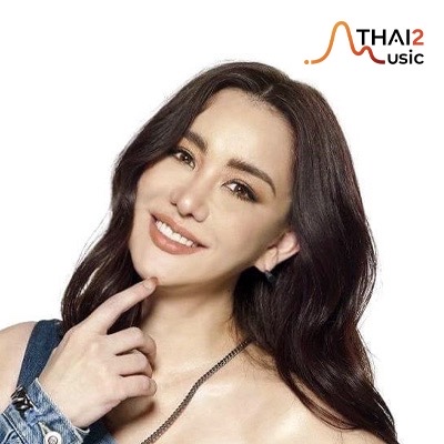 จ้าง Nicole Theriault (นิโคล เทริโอ) : อื่นๆ