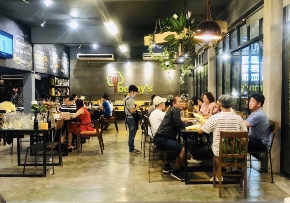 Benny's Café.Restaurant - Nakhon Sawan : Nakhon Sawan