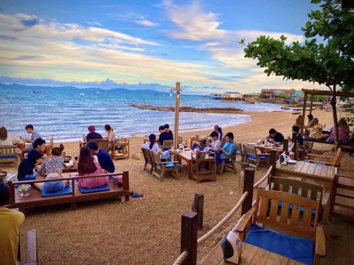 ครัวเฉลียงลมseafood เกาะล้าน : ชลบุรี