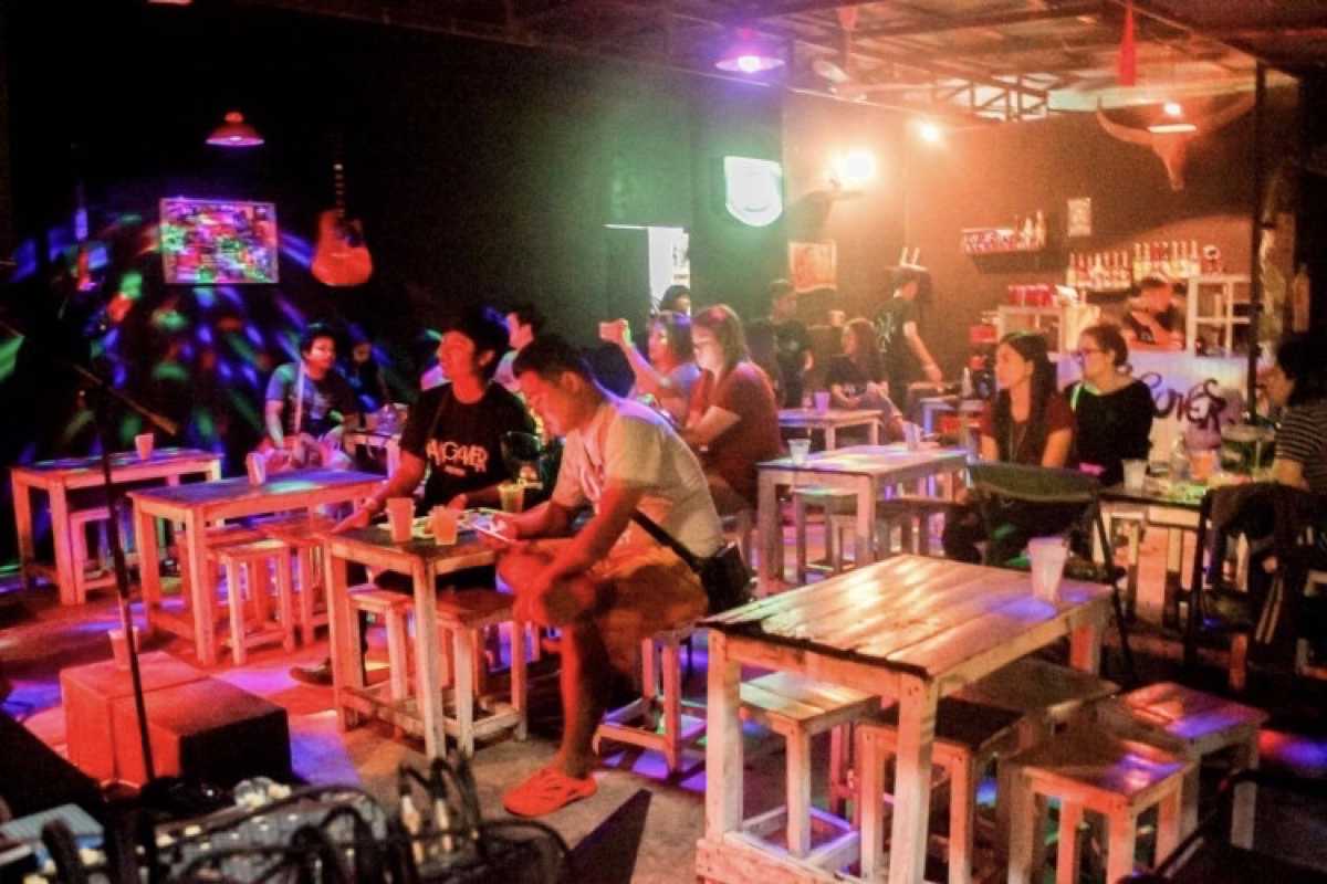 The Hang Over Bar : Phetchaburi