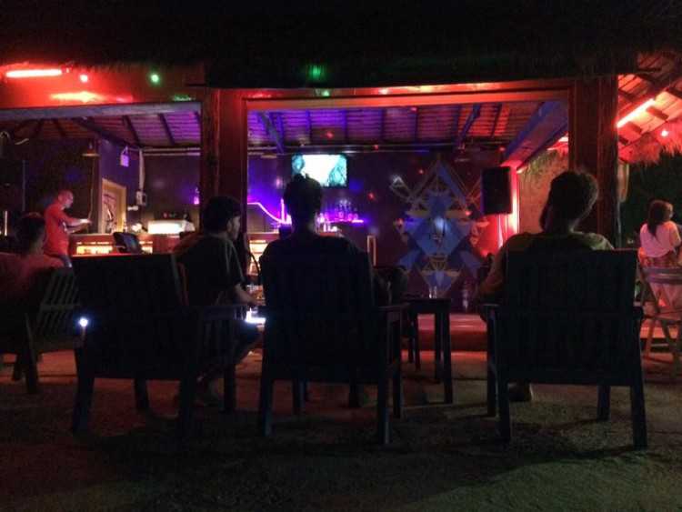 Deep Island Bar : Trat