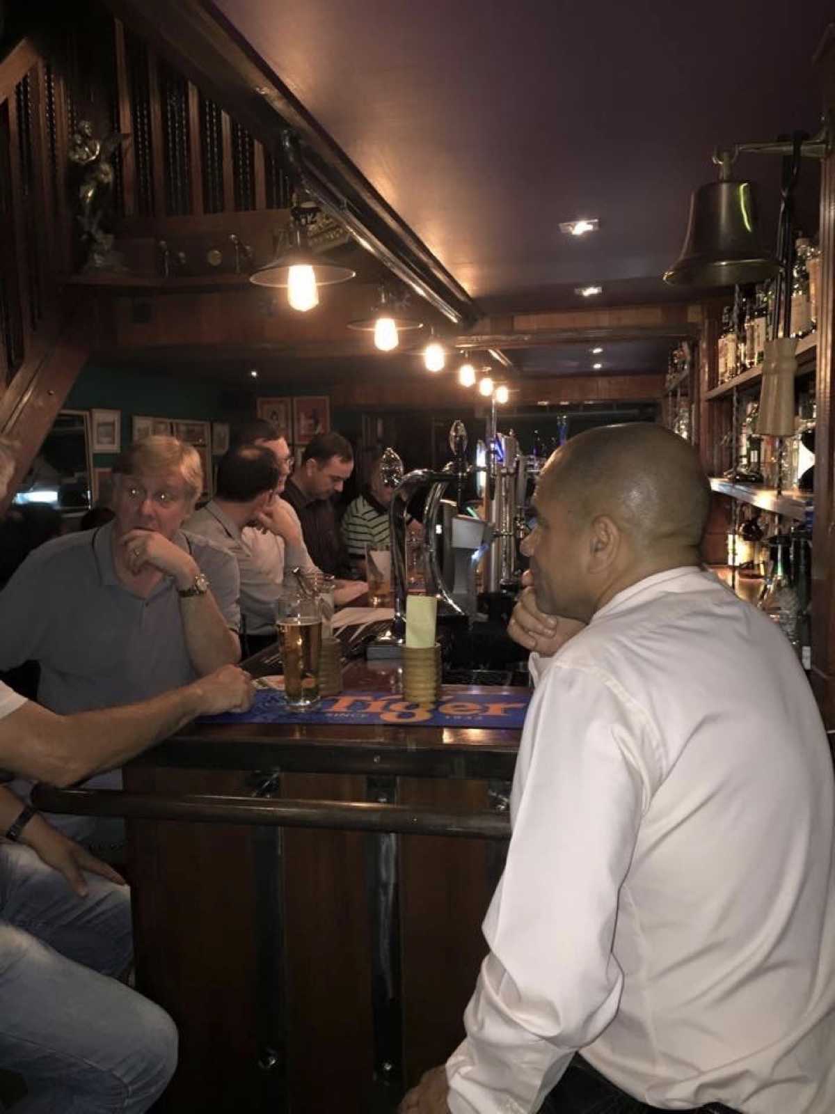 The Black Swan English Pub : กรุงเทพมหานคร