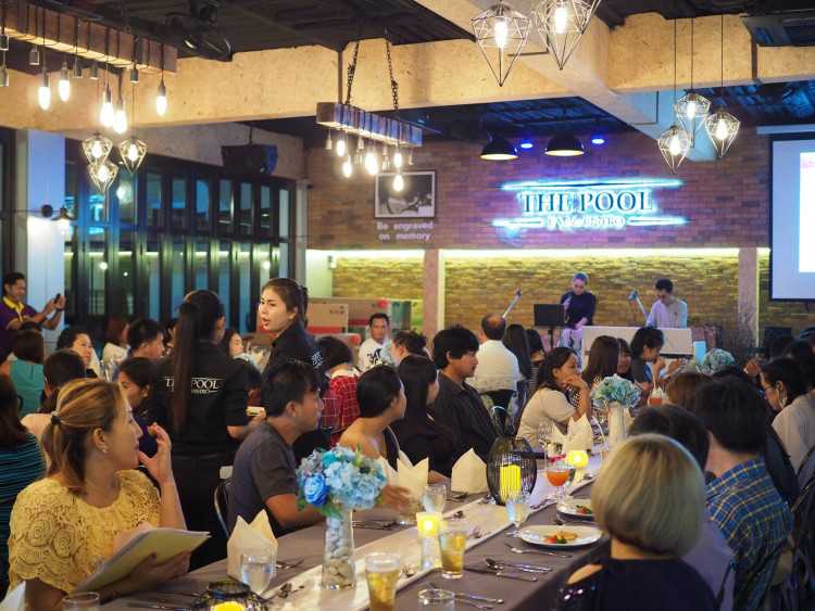 The Pool Bar & Bistro : Chanthaburi