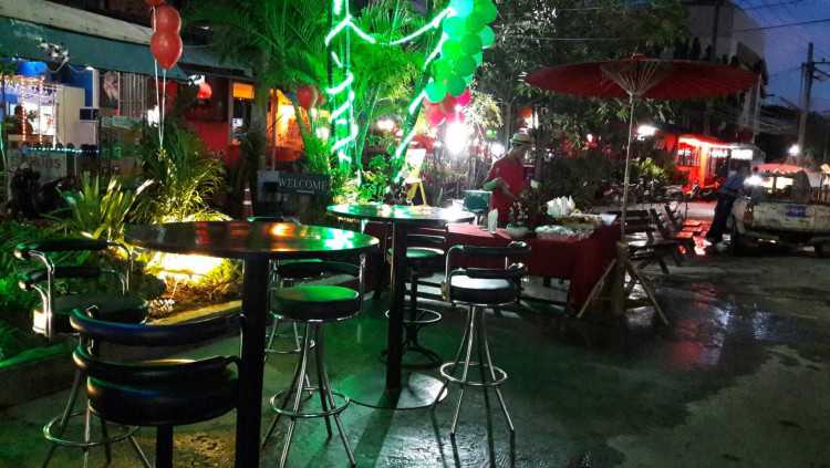 Carnival Bar : Chiang Mai