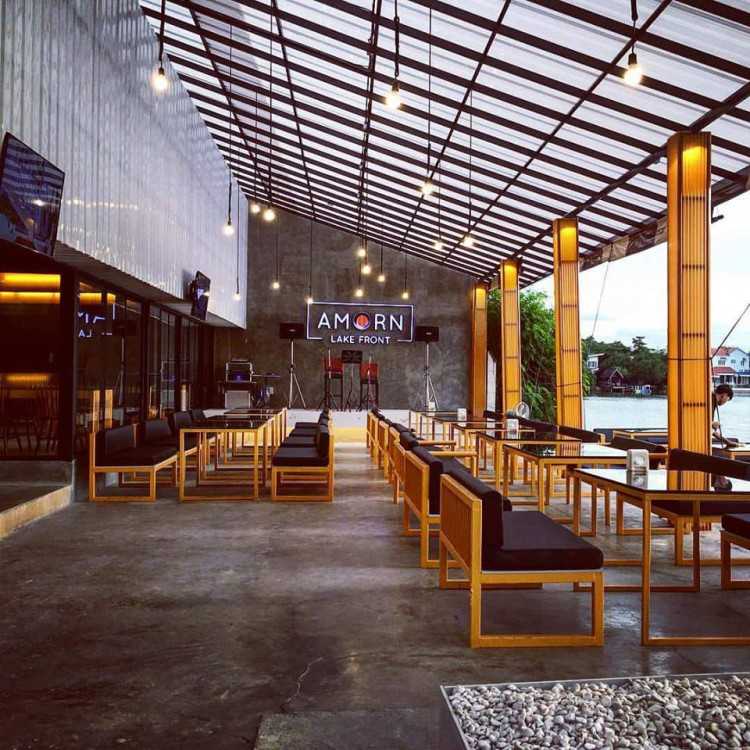 ร้านอาหาร ริมทะเลสาบ สัมมากร : กรุงเทพมหานคร