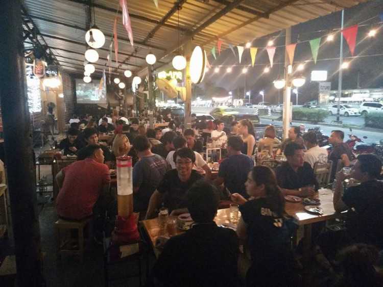Camping bar By sa-bai เลี่ยงเมืองนนท์ : กรุงเทพมหานคร