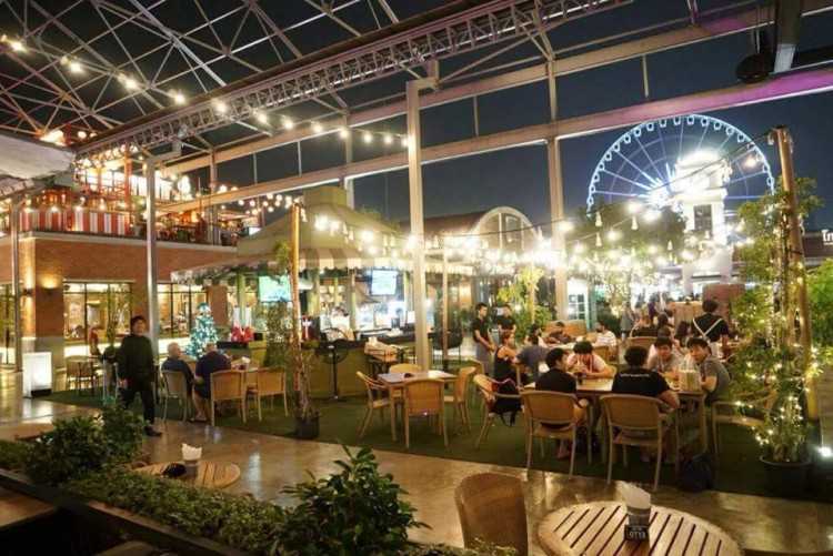 FIRE & DINE - Bar n' Restaurant : กรุงเทพมหานคร