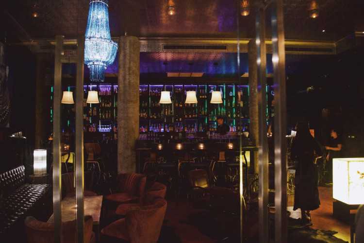 Bar Savoy : ทองหล่อ - เอกมัย Bar Savoy : ทองหล่อ - เอกมัย