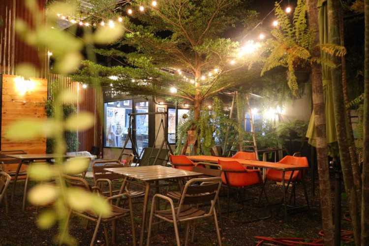 Ye Cafe - Hidden Cafe Rangsit Klong 6 : กรุงเทพมหานคร