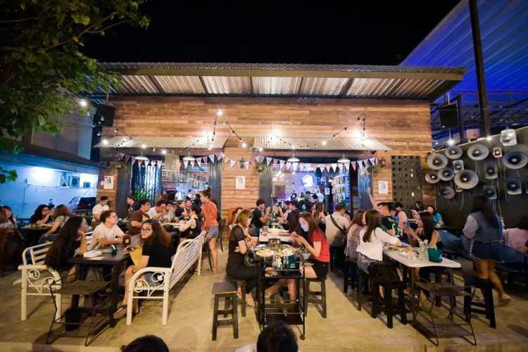 BLUR 89 CAFE : Saraburi