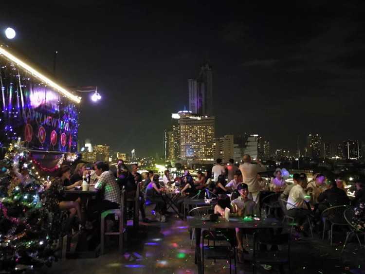 River Vibe Restaurant and Bar : Bangkok