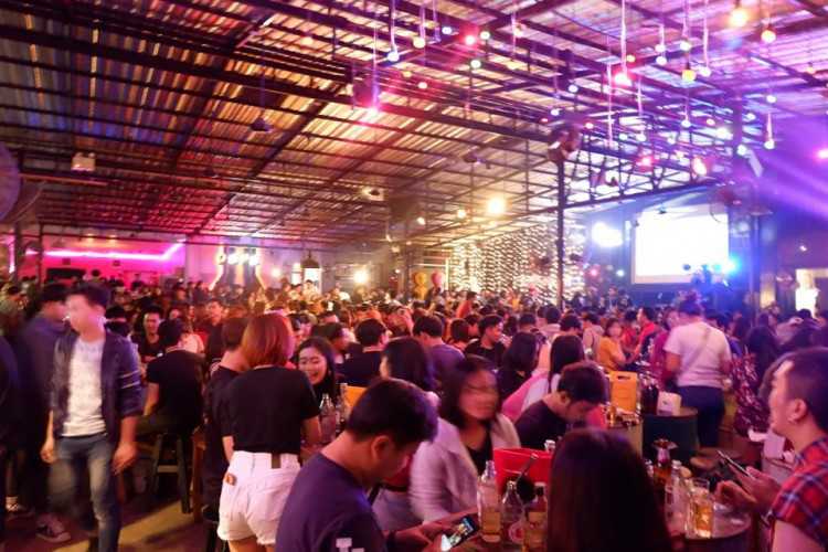 เซ็ง-ลี้-ฮ้อ 生意好 Lampang  (Bar and Restaurant) : ลำปาง