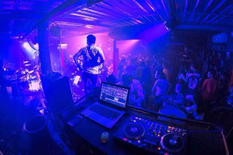 Paradise Club : ประจวบคีรีขันธ์ Paradise Club : ประจวบคีรีขันธ์