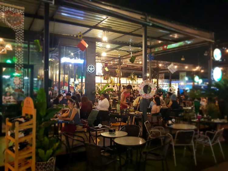 YOU32 Bar&Restaurant : Bangkok