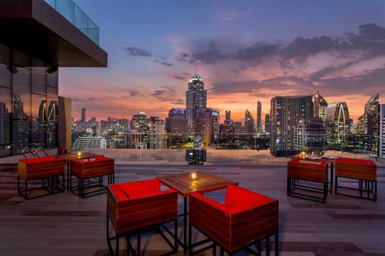 RedSquare Rooftop Bar : Bangkok