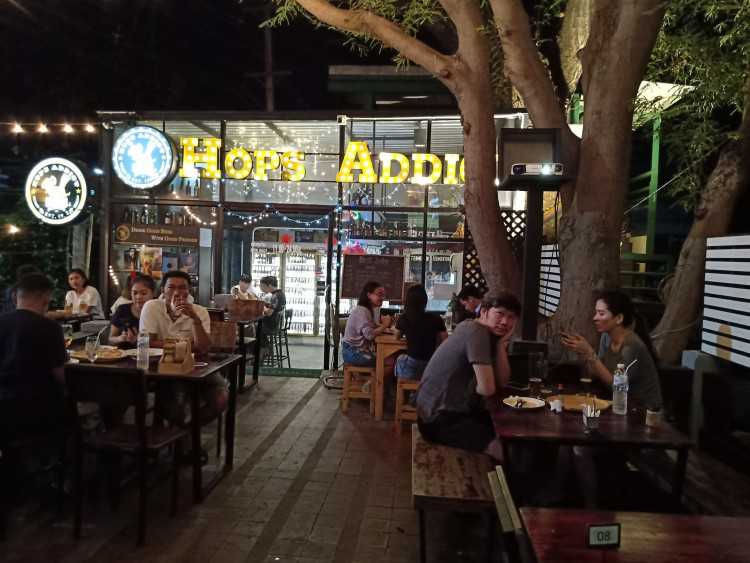 Hops Addict Bangsaen : Chon Buri