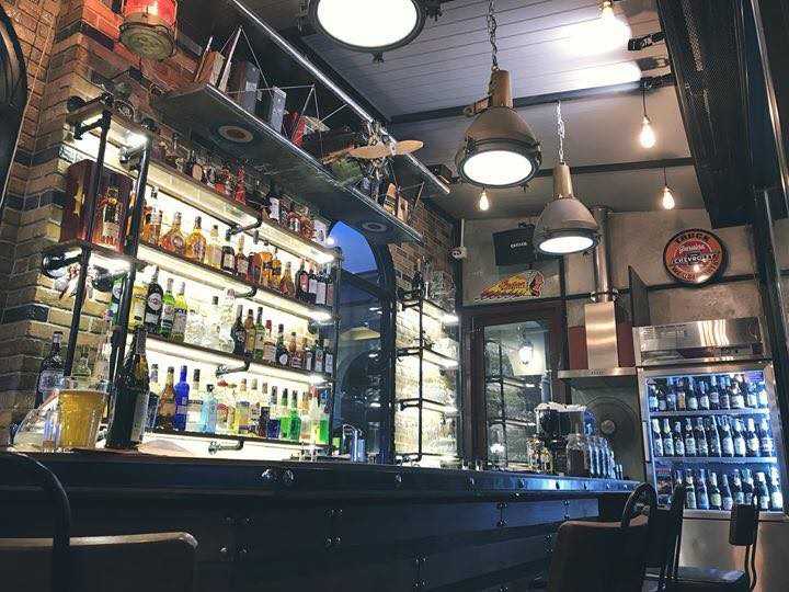 MAN Coffee & BAR : Bangkok