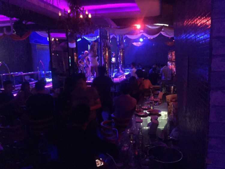 Nuada coyote pub : Samut Prakan