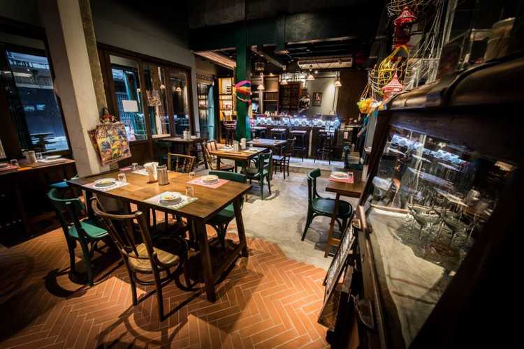 ERR Urban Rustic Thai : Bangkok