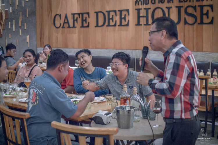 CAFE DEE HOUSE - Bangsaen : Chon Buri