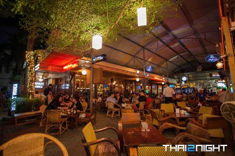 Chilling house cafe : Bangkok