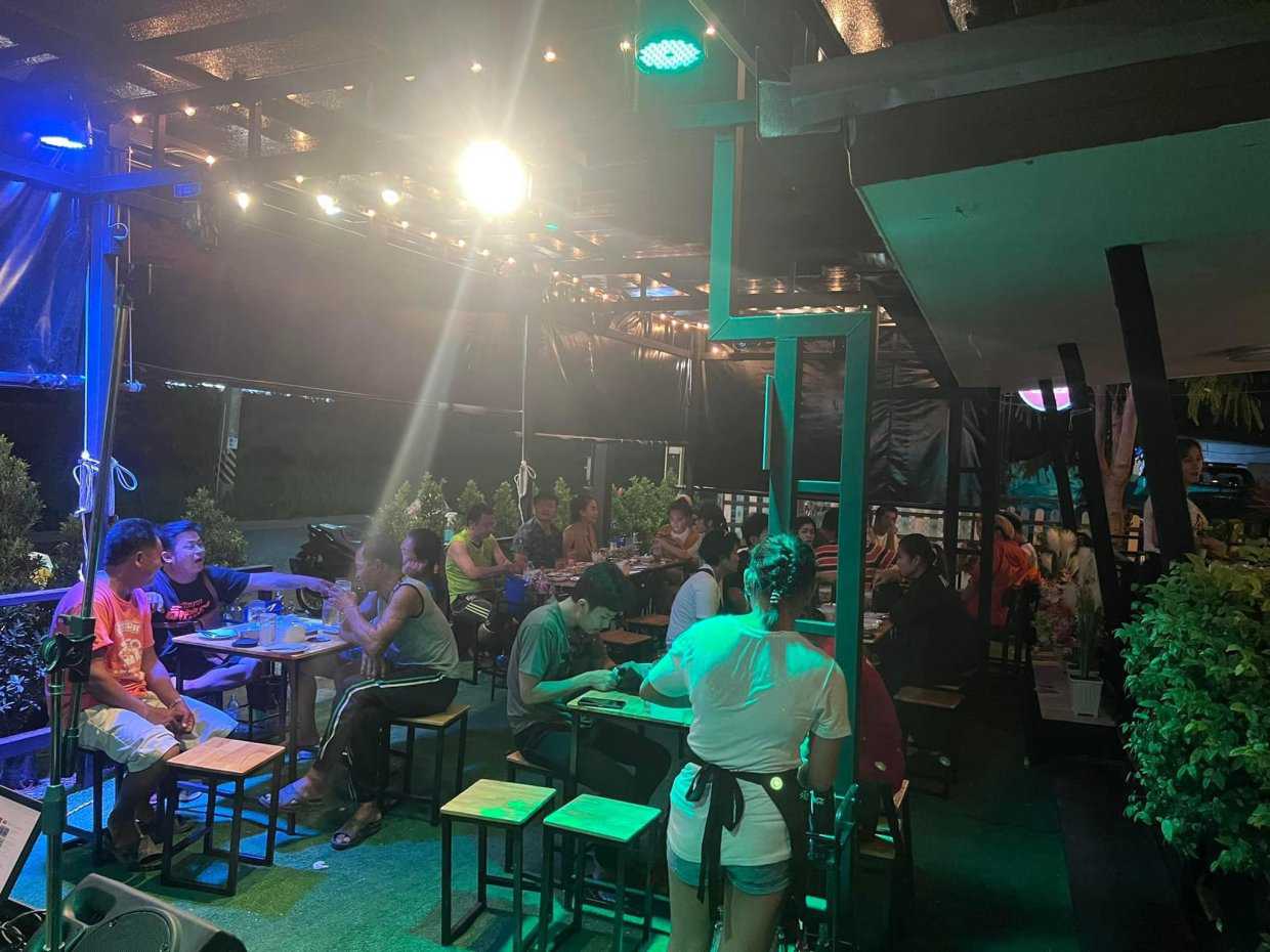 Indy bar pinthong1 : ชลบุรี