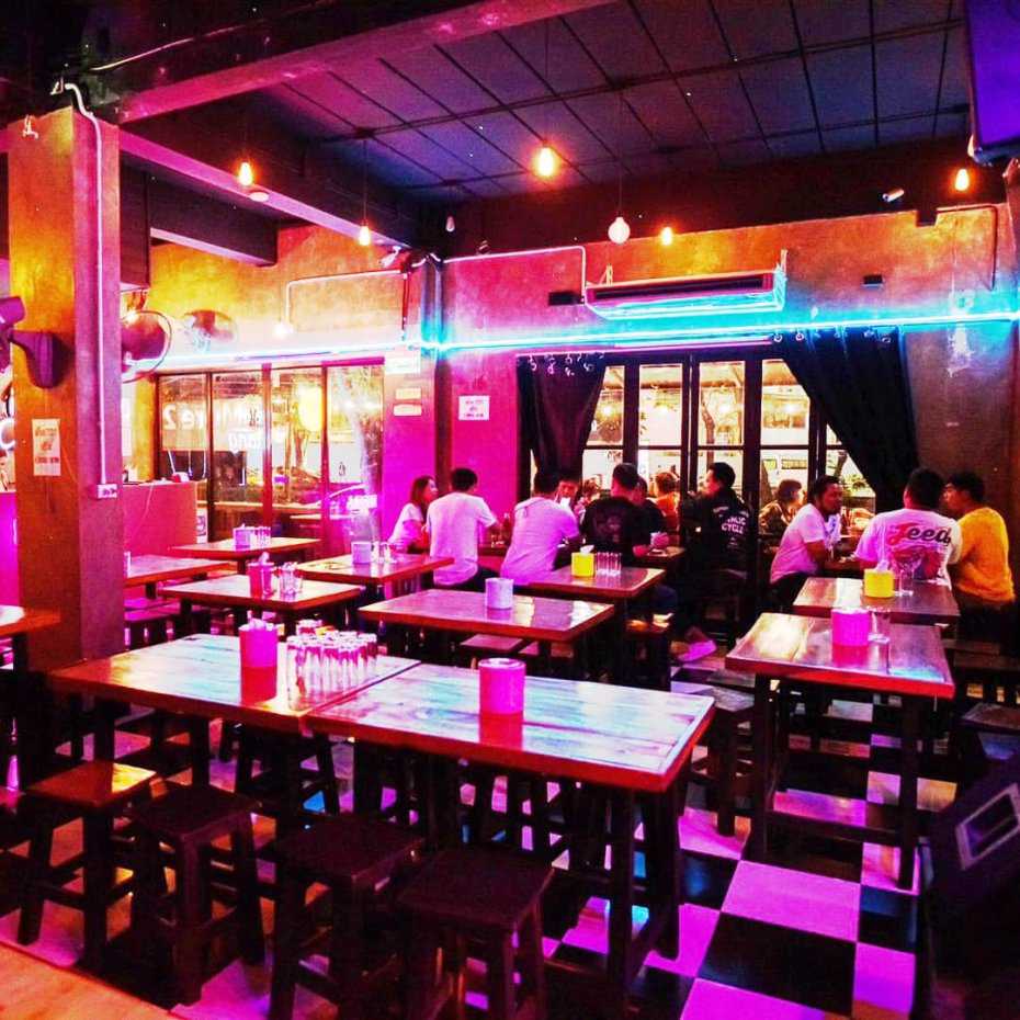 MOXY BAR พรานนก13 : กรุงเทพมหานคร