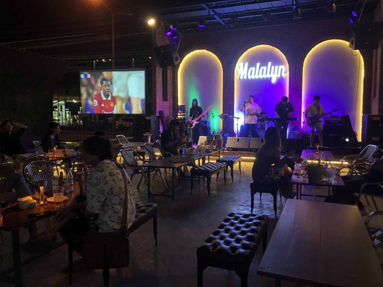 Malalyn music bar : กรุงเทพมหานคร