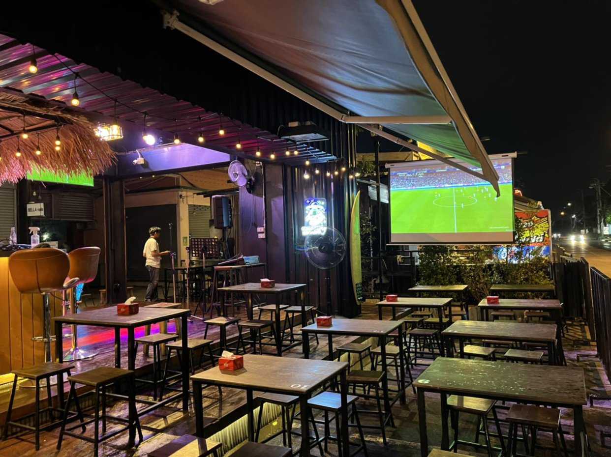 Seasick Bar - ตลาดรถไฟศรีนครินทร์ : Bangkok