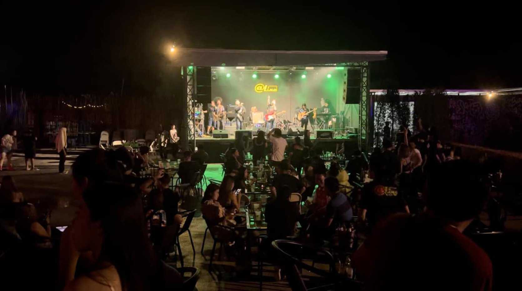 At line pool&amp;party : Ratchaburi