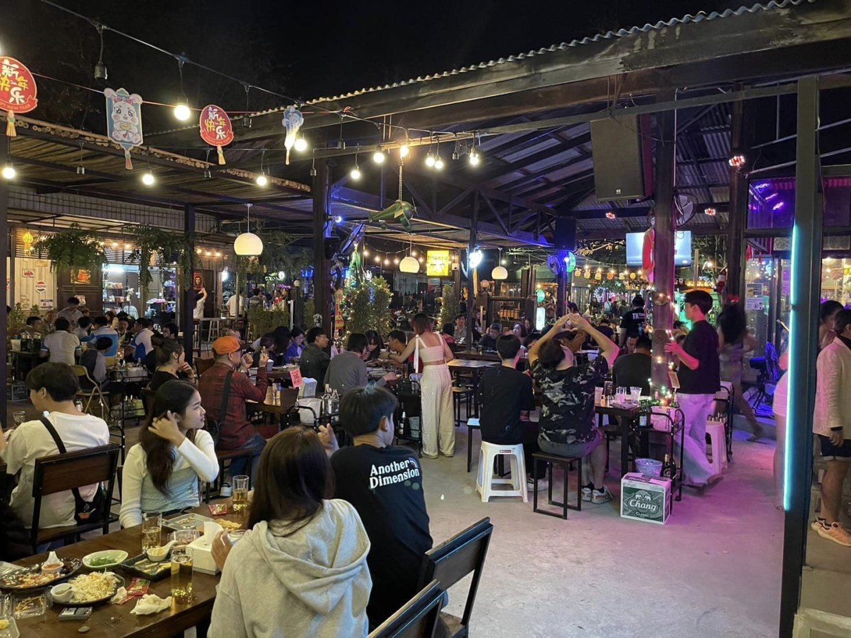 Tha Chalong Cafe : Lampang