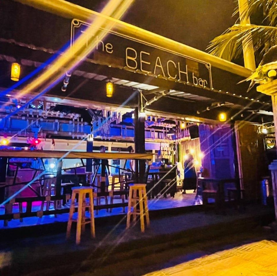 The beach bar & resto koh phi phi thailand : กระบี่
