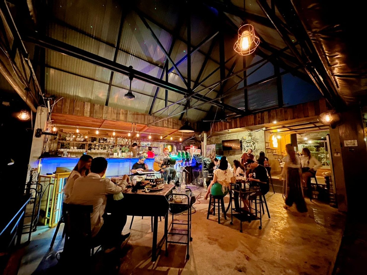 Serene BackYard cafe&eatery : เชียงใหม่