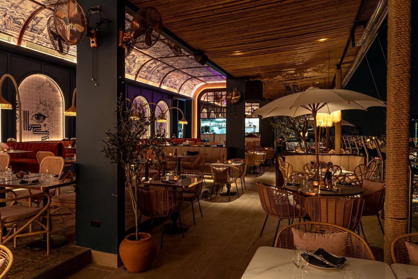 Pastel Rooftop Bar & Mediterranean Dining : Bangkok