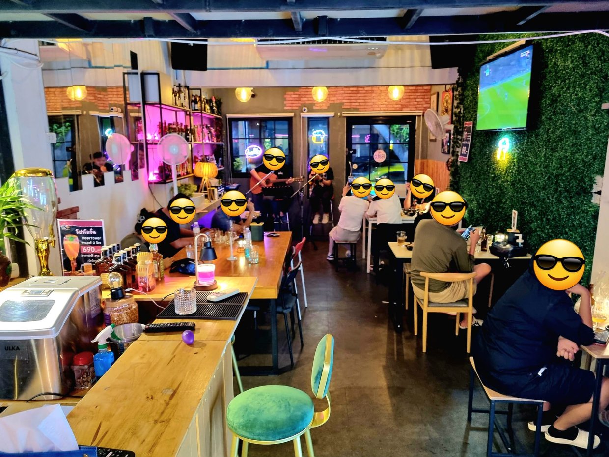 นั่งดื่ม Craft Beer & Chicken : กรุงเทพมหานคร