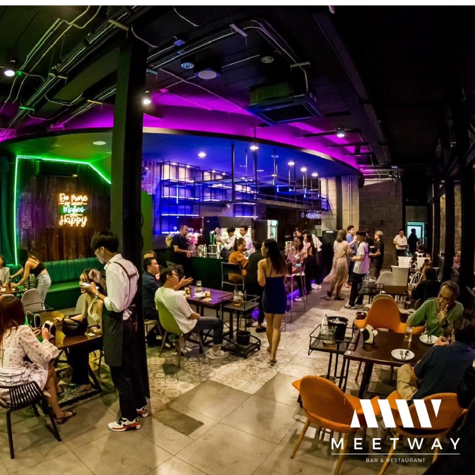 Meetway Bar & Restaurant : กรุงเทพมหานคร