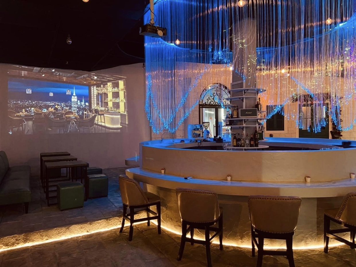 Olympus Bar Cafe & Restaurant : กรุงเทพมหานคร
