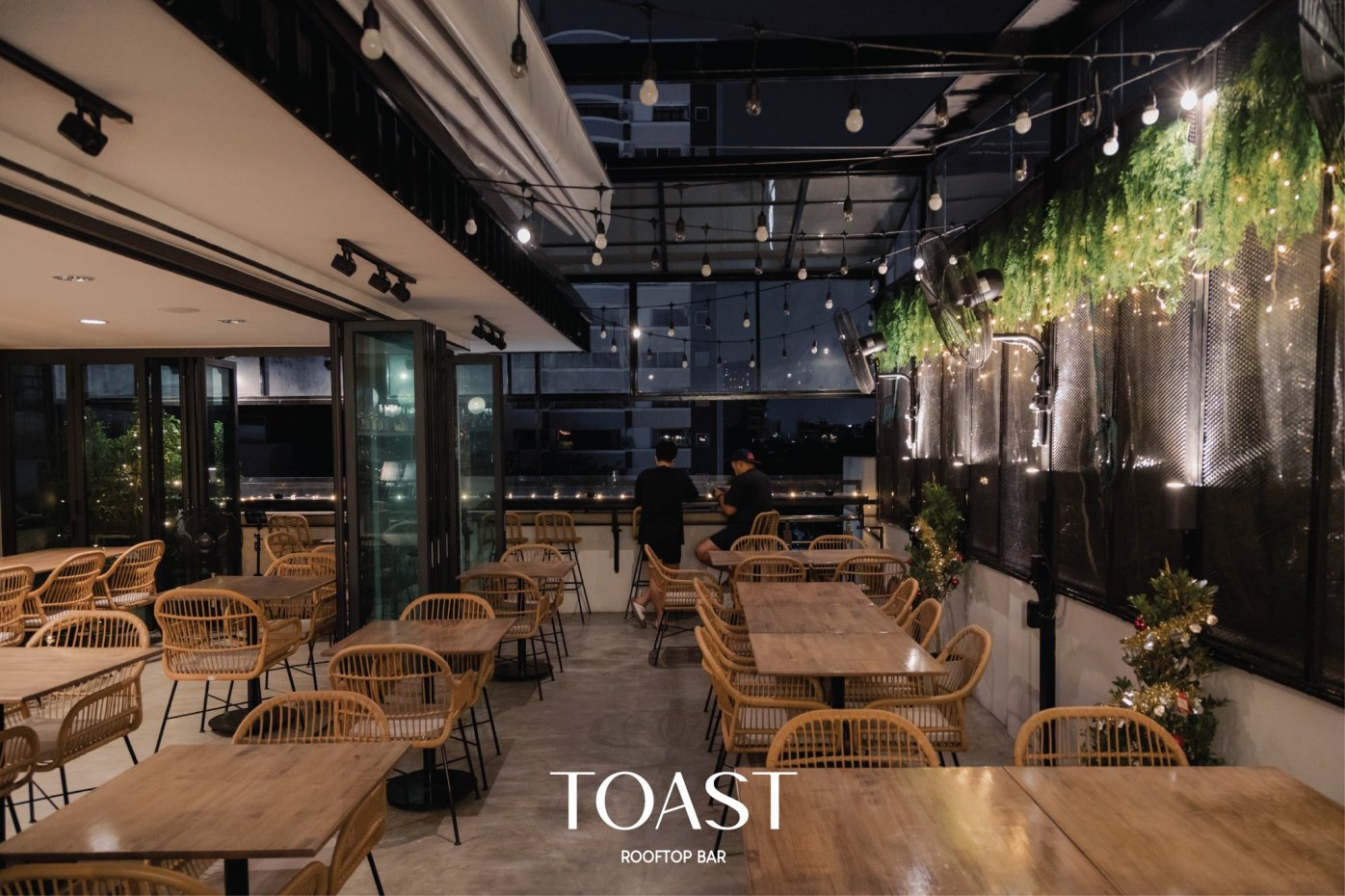 TOAST Rooftop Bar : Bangkok