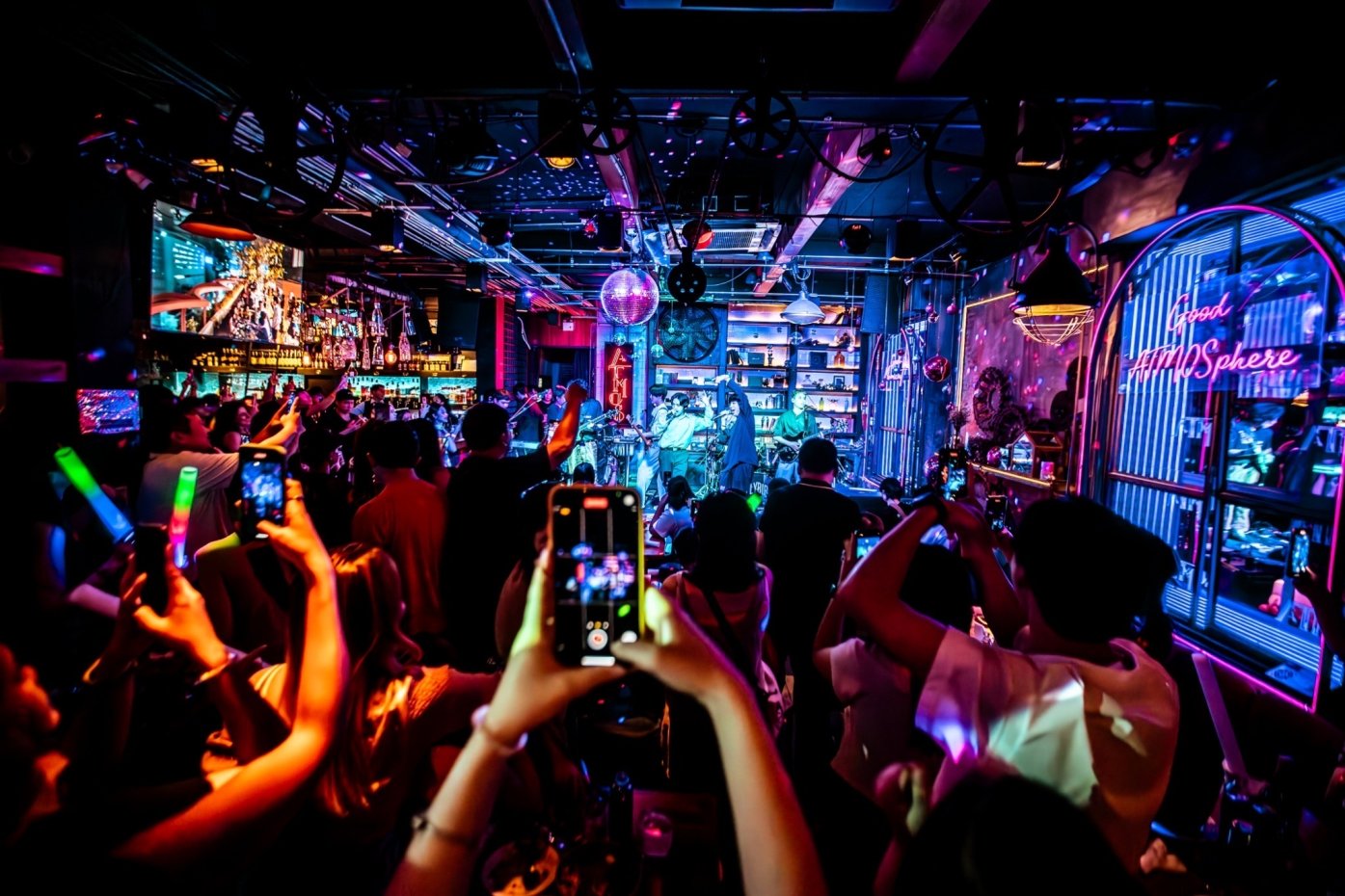 ATMOS Thonglor 10 Bar & Bistro : กรุงเทพมหานคร