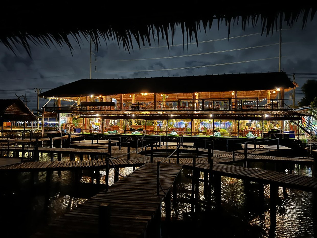 Tong8 cafe & Restaurant : Samut Prakan
