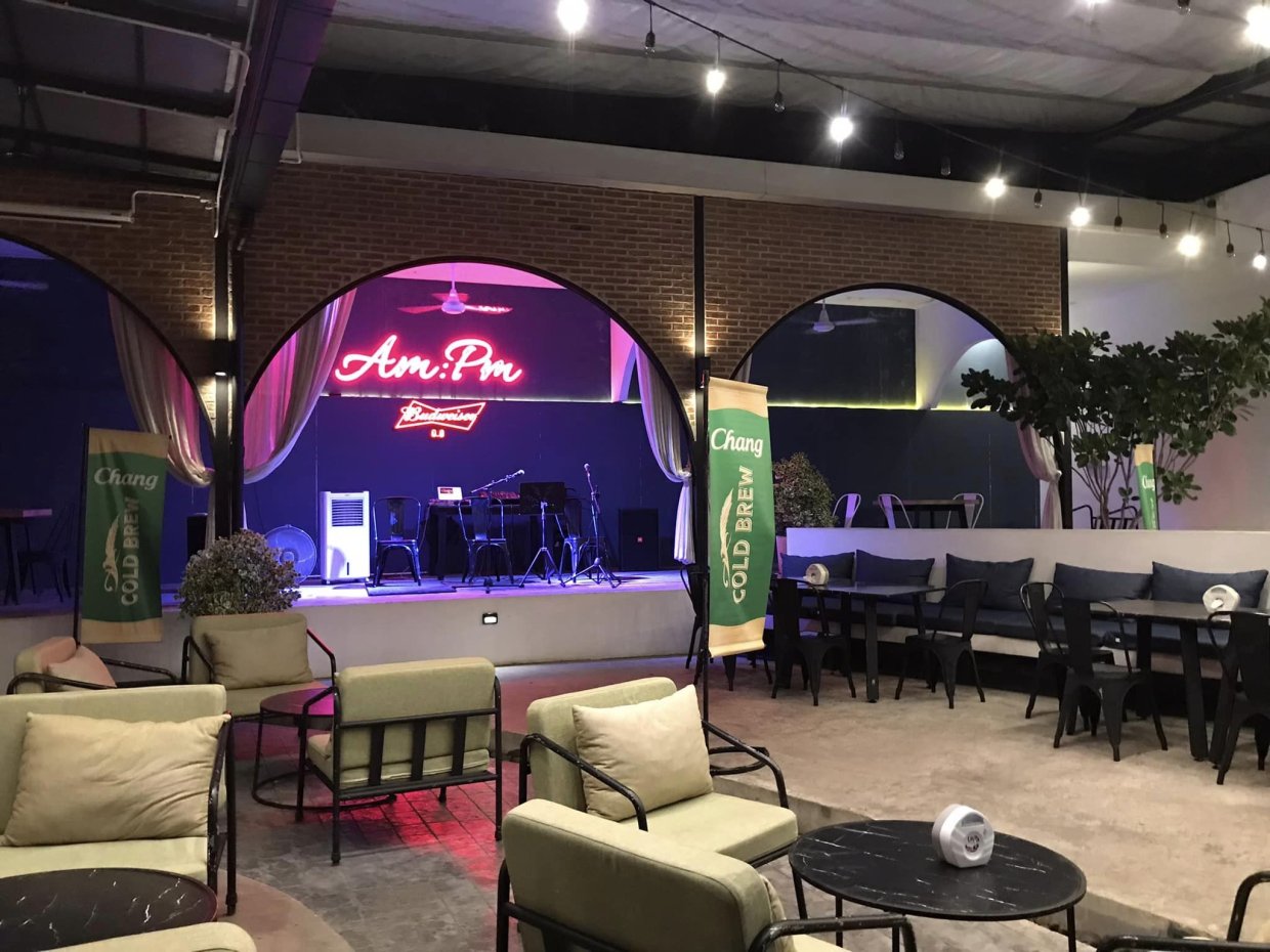 The Back Yard Dining&amp;Bar : สงขลา