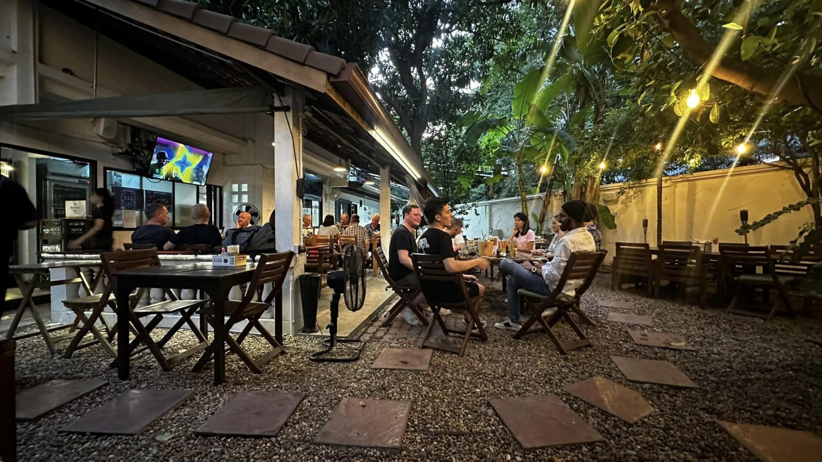 Hunter's Garden & Restaurant : กรุงเทพมหานคร