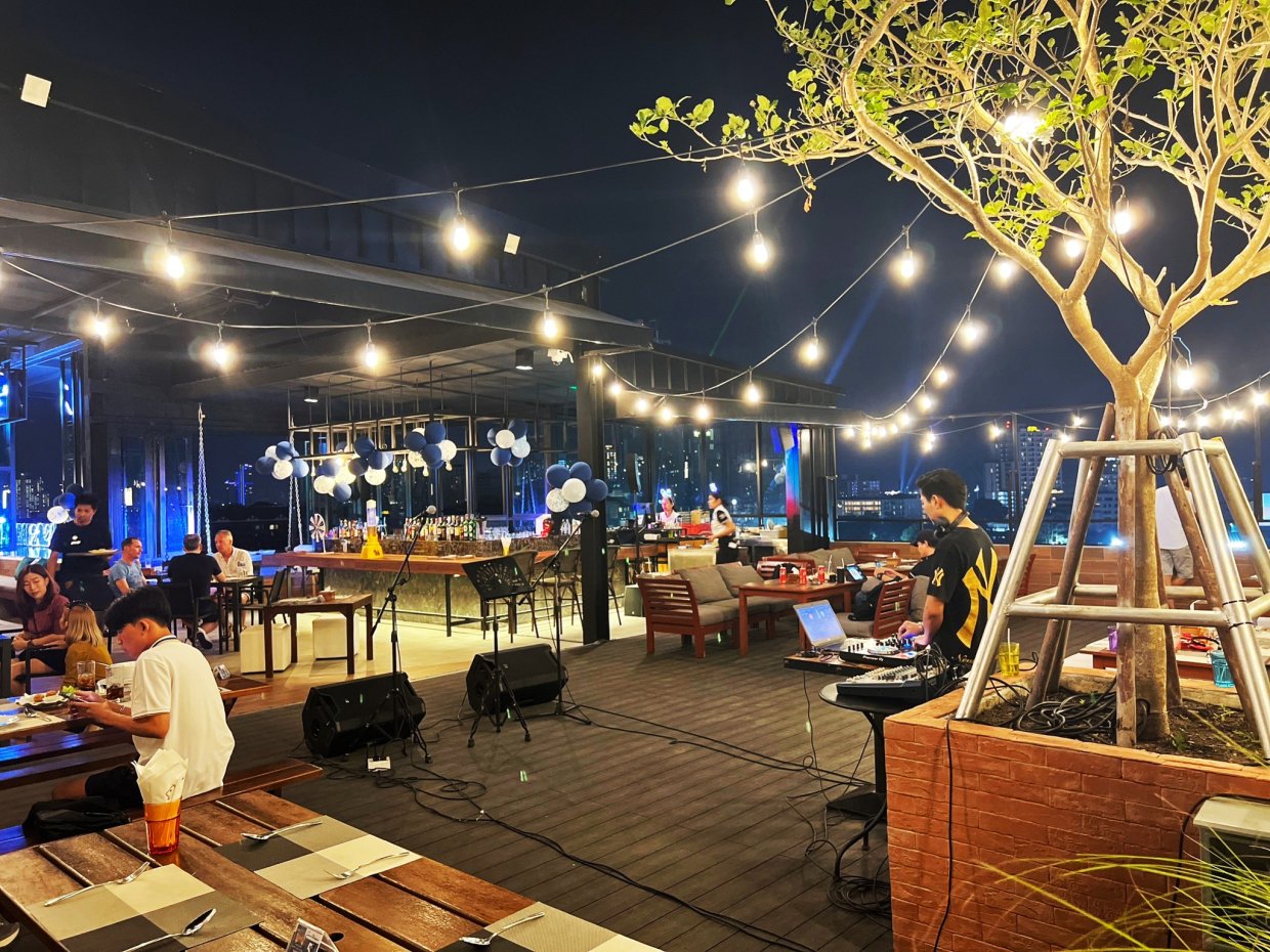 Indigo Rooftop Bar Pattaya : ชลบุรี