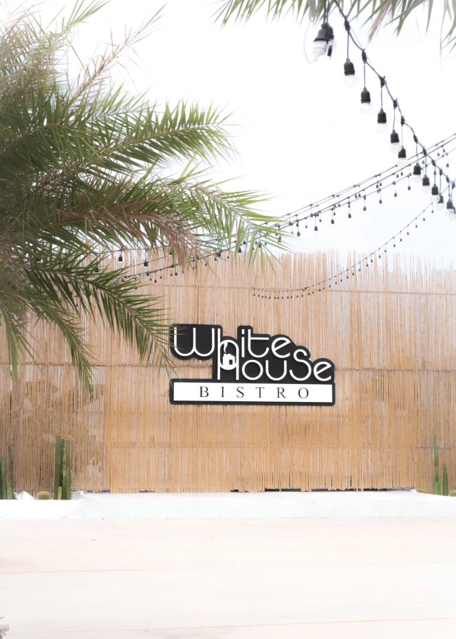 White House Bistro : ชลบุรี
