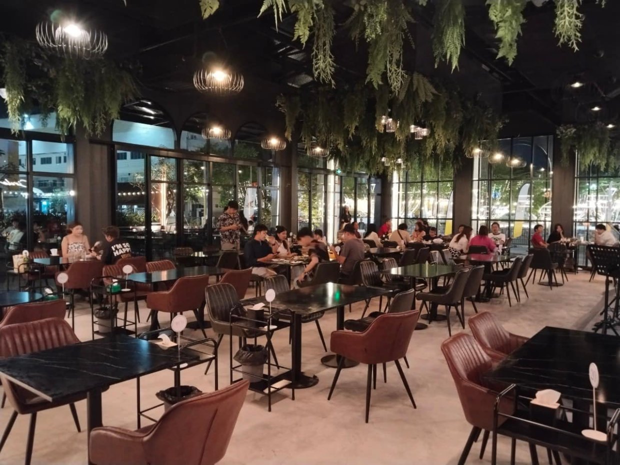 CirCle bar & restaurant : Lampang