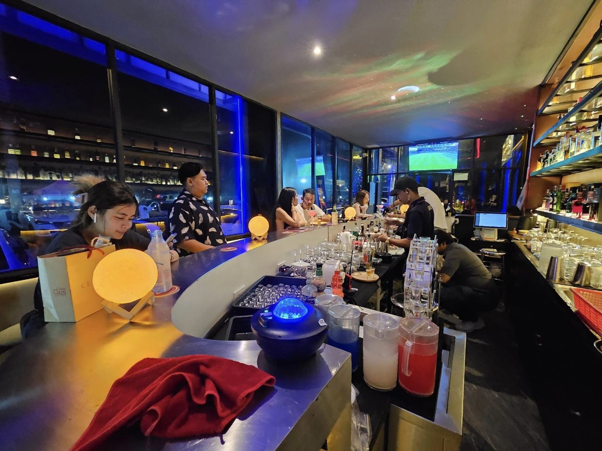Qirin Bar : Bangkok
