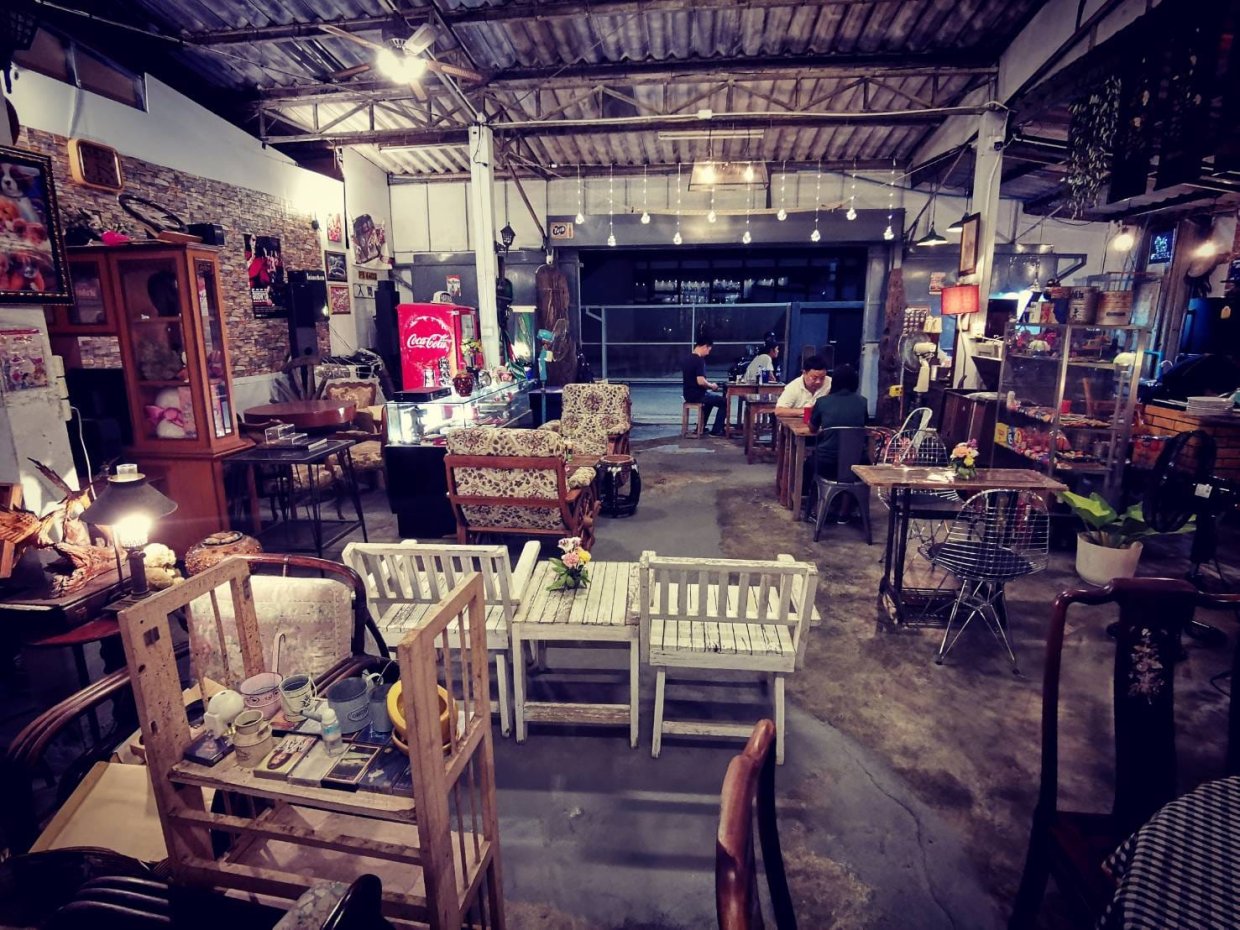 โกดังวินเทจ ณนนท์ : Nonthaburi