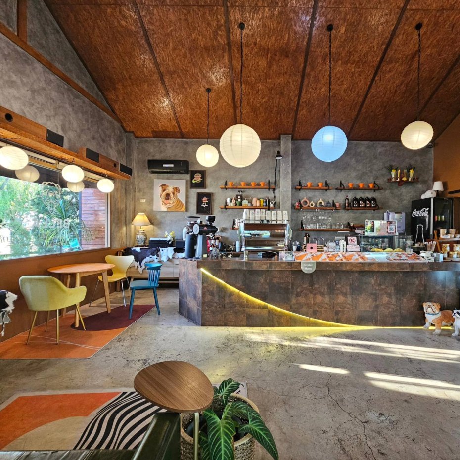 Bellacamp Coffee and Burger : ชลบุรี