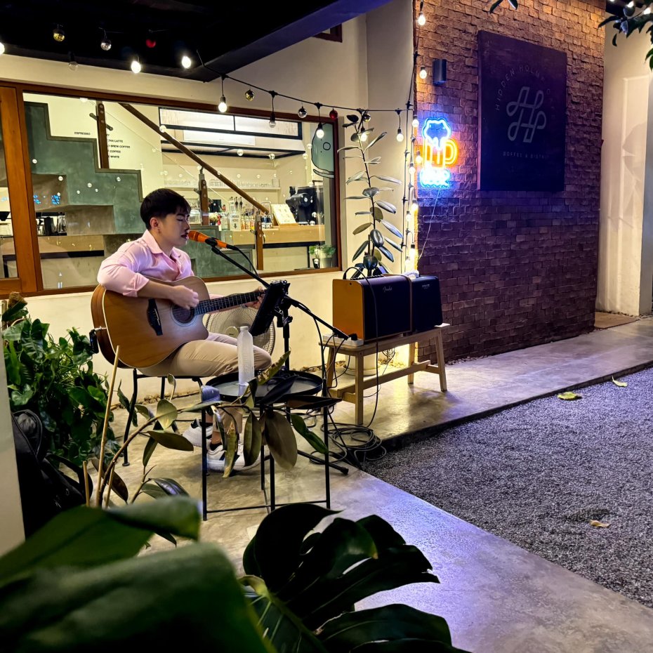 Hidden Holme Cafe : กรุงเทพมหานคร