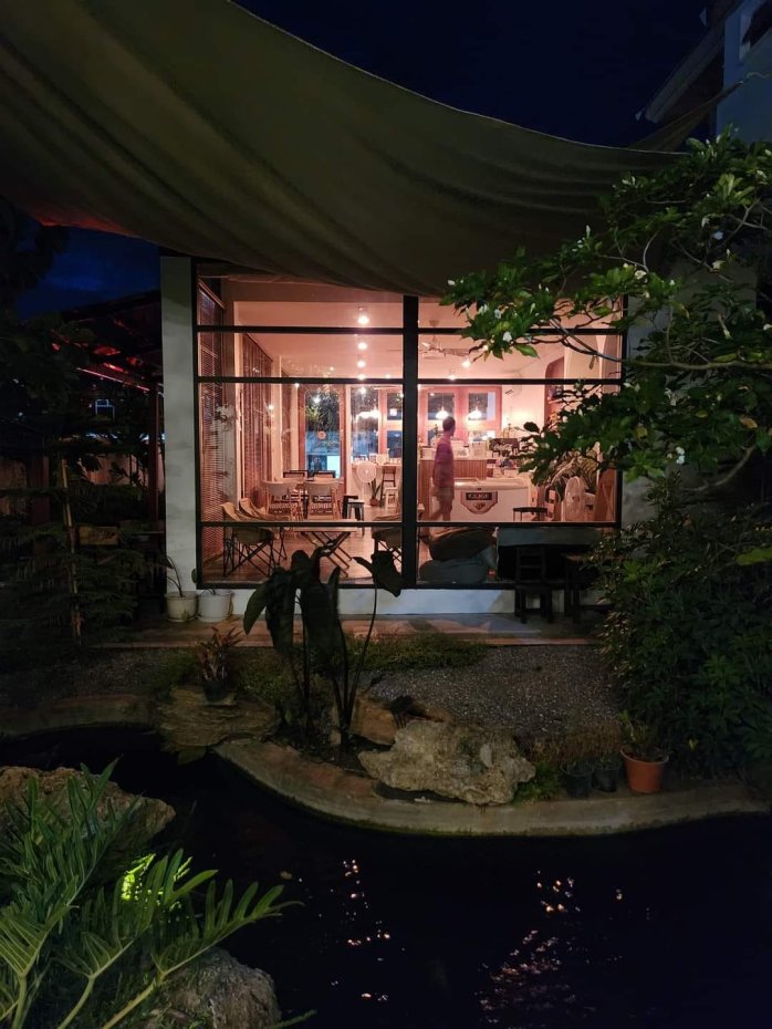 Re - Rest Bar & Bistro : Prachuap Khiri Khan